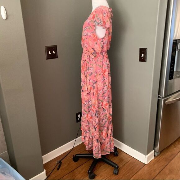 Band of Gypsies
Lianna Floral-Print Wrap Dress - Picture 10 of 14